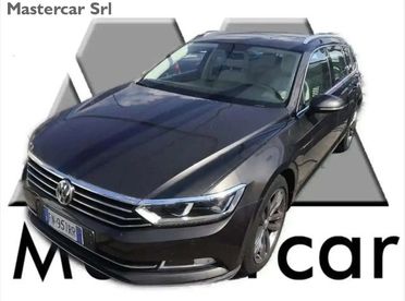 VOLKSWAGEN Passat Variant 2.0 tdi Executive Highline 150cv dsg Full FN951RR