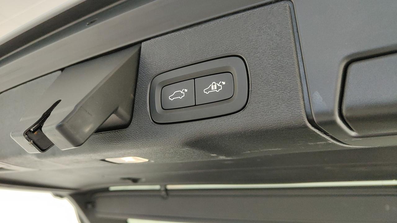 VOLVO XC60 2.0 t6 phev Plus Dark awd auto