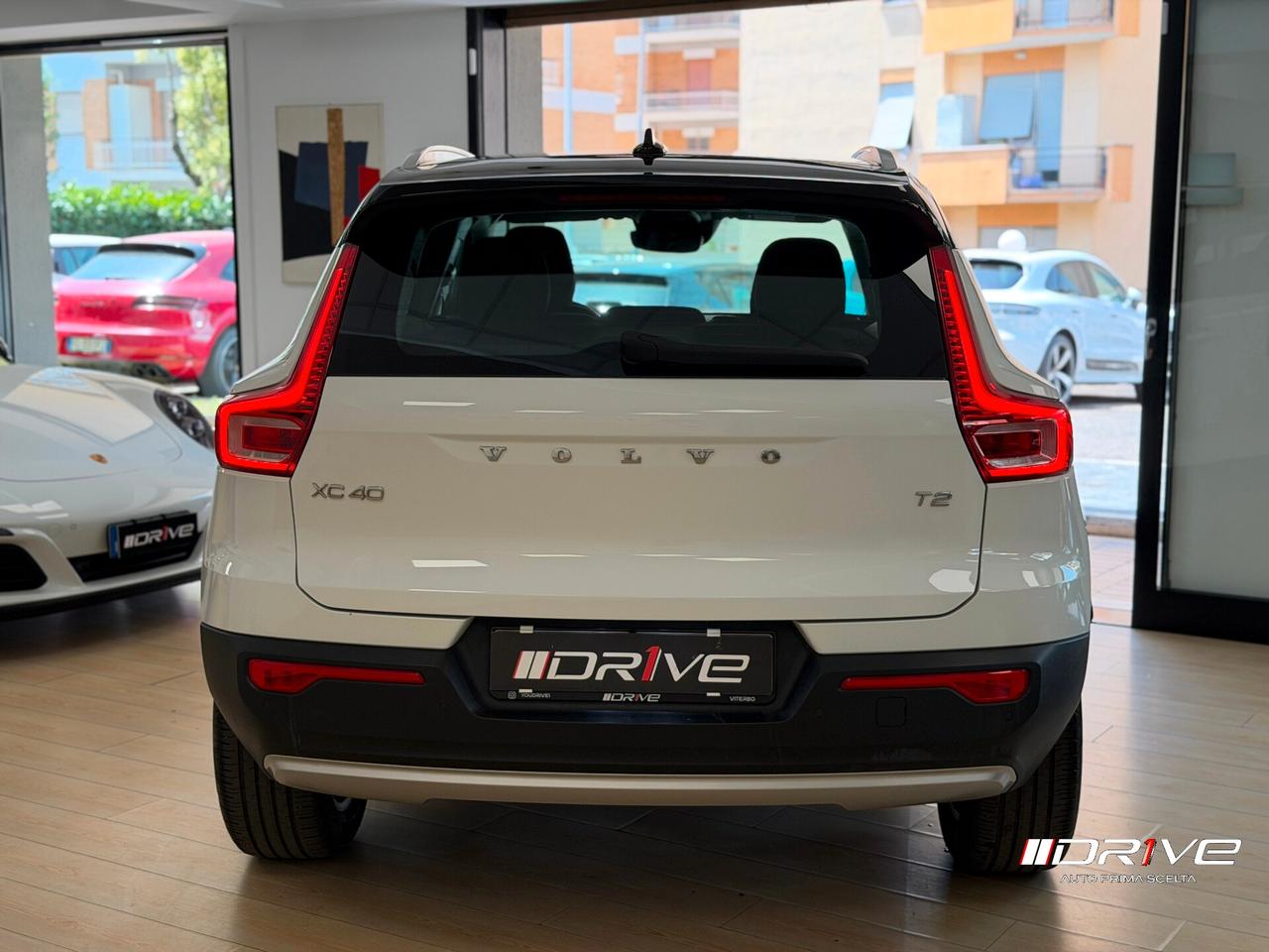 VOLVO XC40 (2017-->) XC40 T2 Momentum
