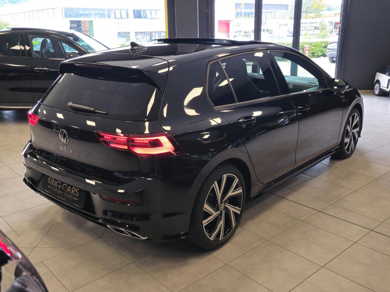 Volkswagen Golf 2.0 tdi R-Line 150cv dsg *TETTO APRIBILE