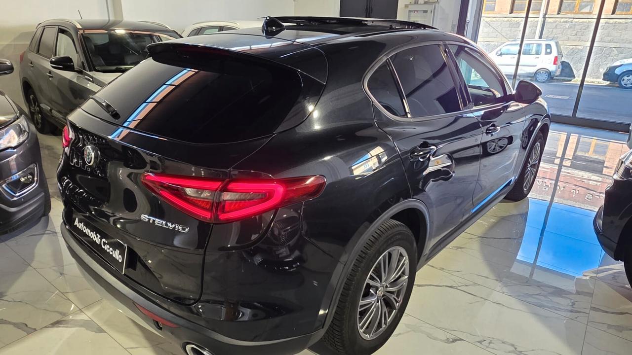 Alfa Romeo Stelvio 2.2 Turbodiesel 210 CV AT8 Q4 Executive