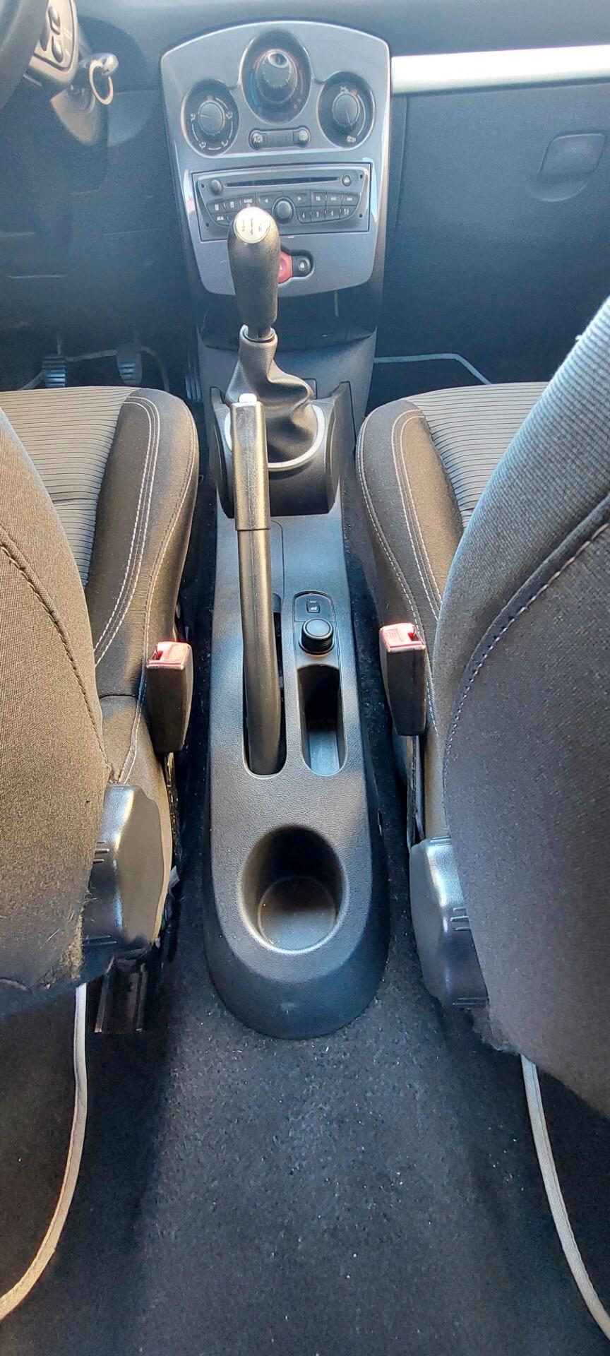 CLIO 1,2 GPL LANDI RENZO SCADENZA APRILE 2035 NAVIGATORE X NEOPATENTATI IMPECCABILE FULL