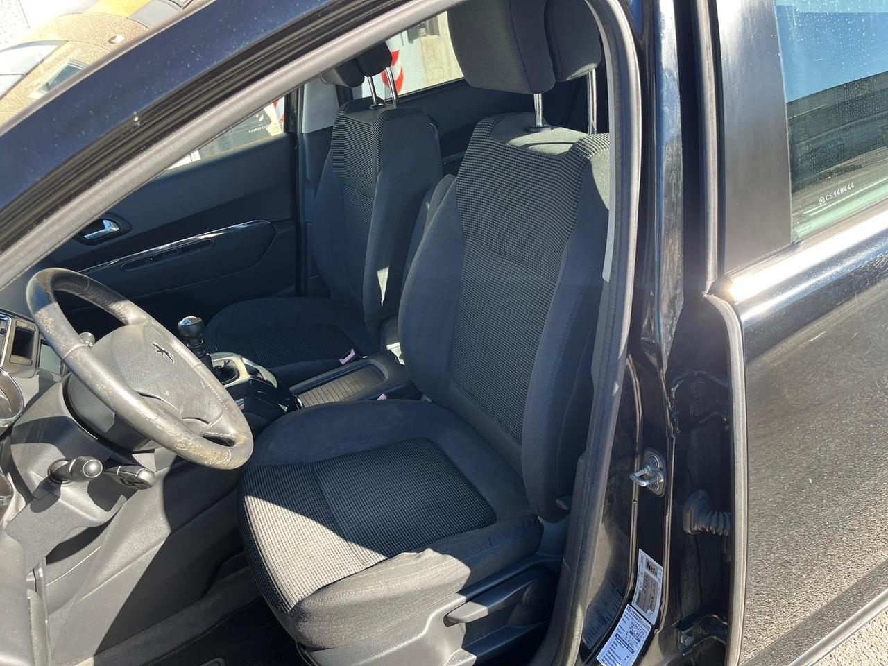 Peugeot 5008 1.6 HDi 112CV Business