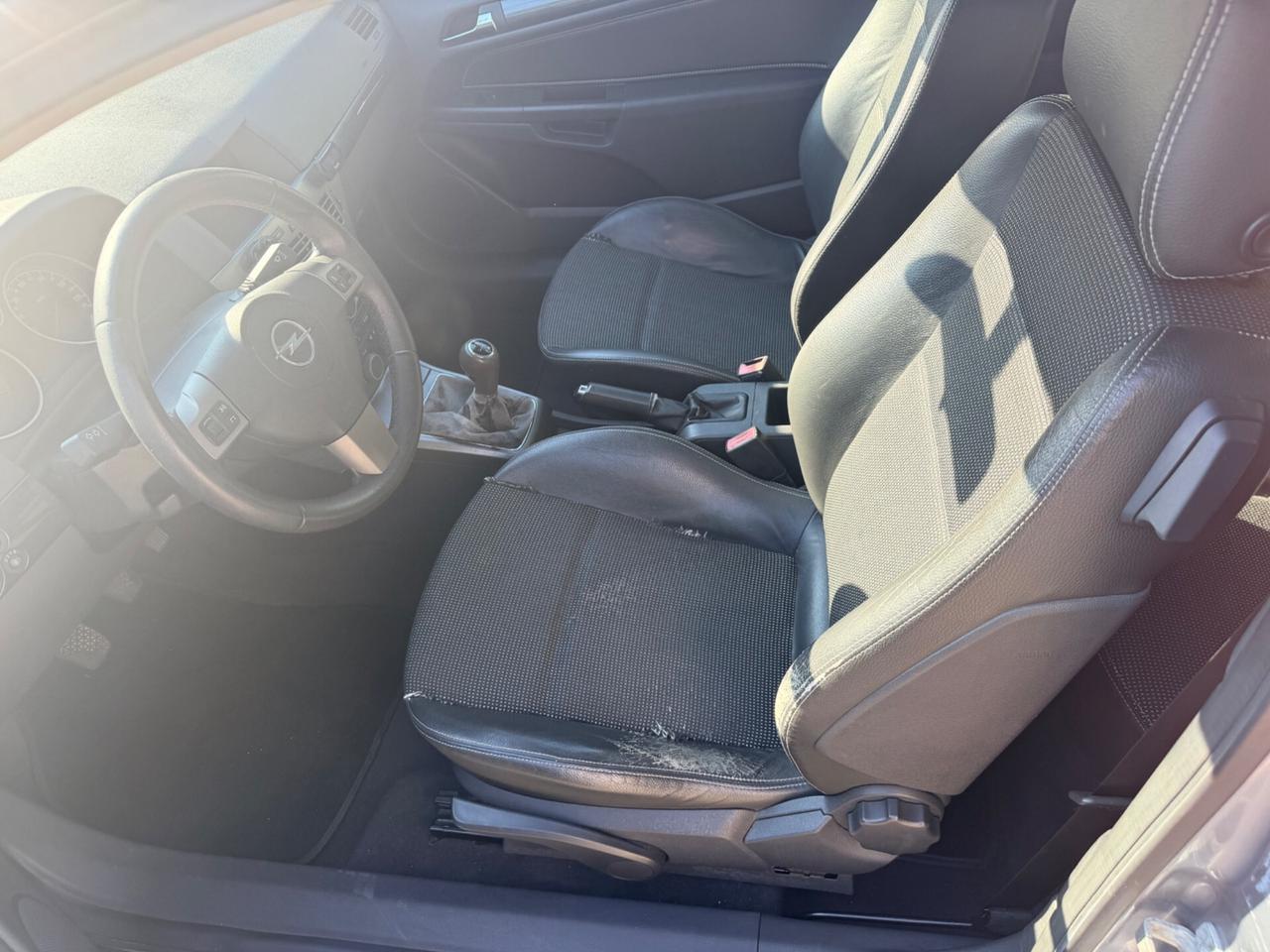 Opel Astra GTC 1.9 CDTI 120CV 3 porte Sport