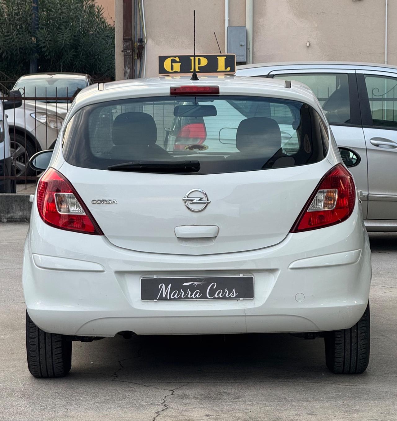 Opel Corsa 1.2- NEOPATENTATI- GPL CASA MADRE