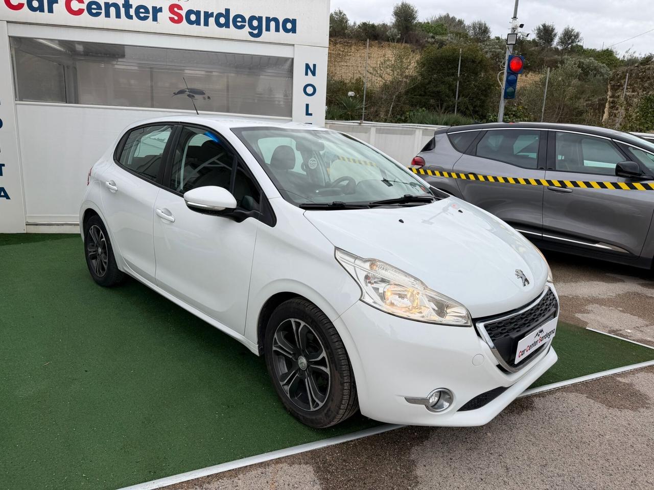 Peugeot 208 1.4 HDi 68 CV 5 porte Allure