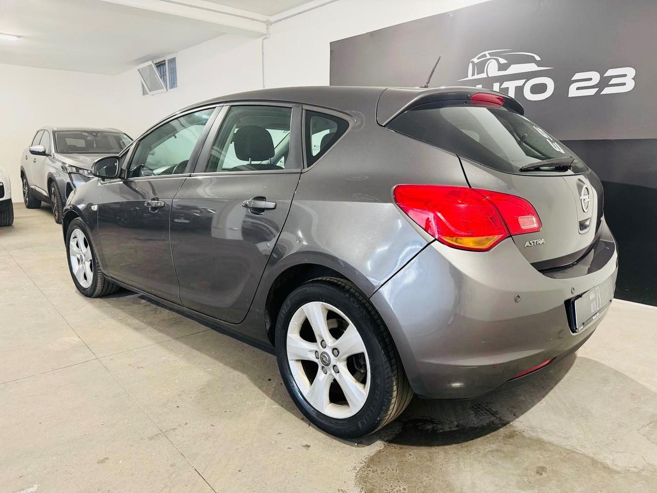 Opel ASTRA 1.7 110 CV* 5 porte Cosmo*NEOPATENTATI*