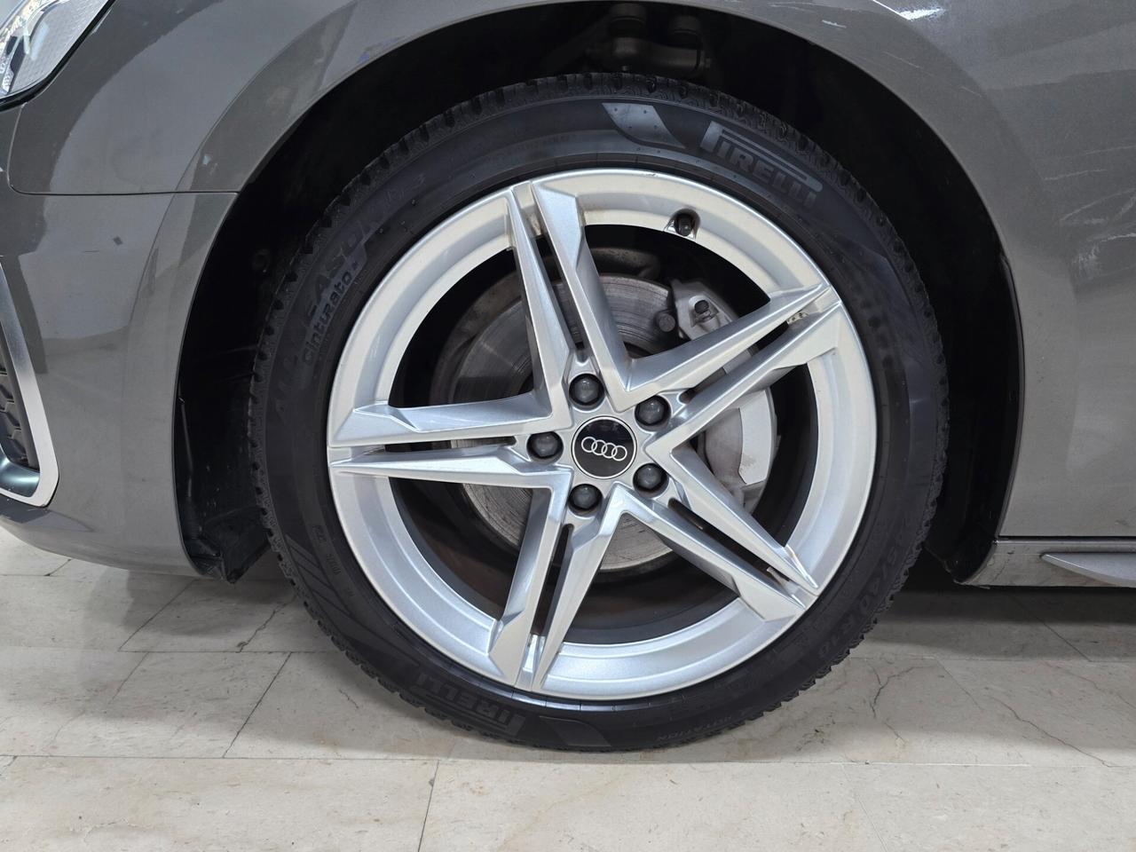 Audi A4 Avant 40 TDI quattro S tronic line edition