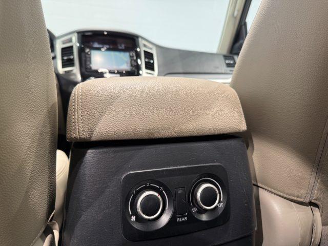MITSUBISHI Pajero 3.2 DI-D 16V aut. Instyle DPF 7 POSTI/TETTO