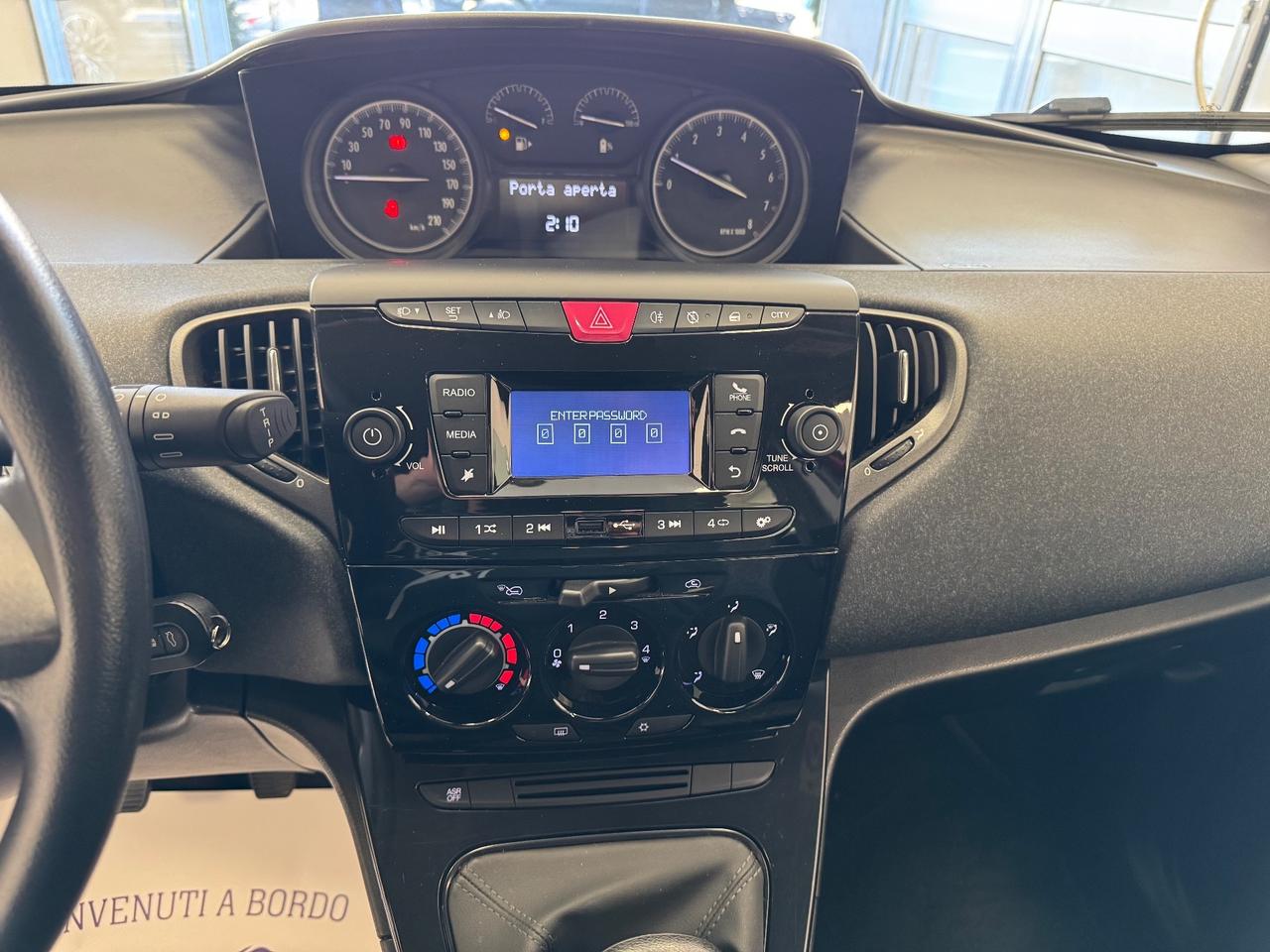 Lancia Ypsilon 1.0 FireFly 5 porte S&S Hybrid 70 cv