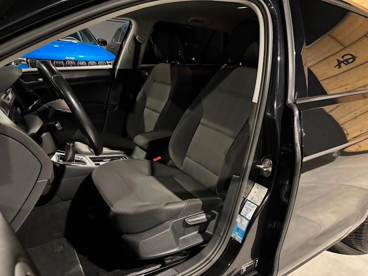 Volkswagen Golf 1.6 TDI 110CV 5P. 60.000KM NEOPATENTATI