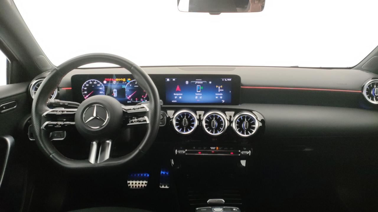 Mercedes-Benz Classe A - W177 2023 - A 200 d AMG Line Premium Plus auto