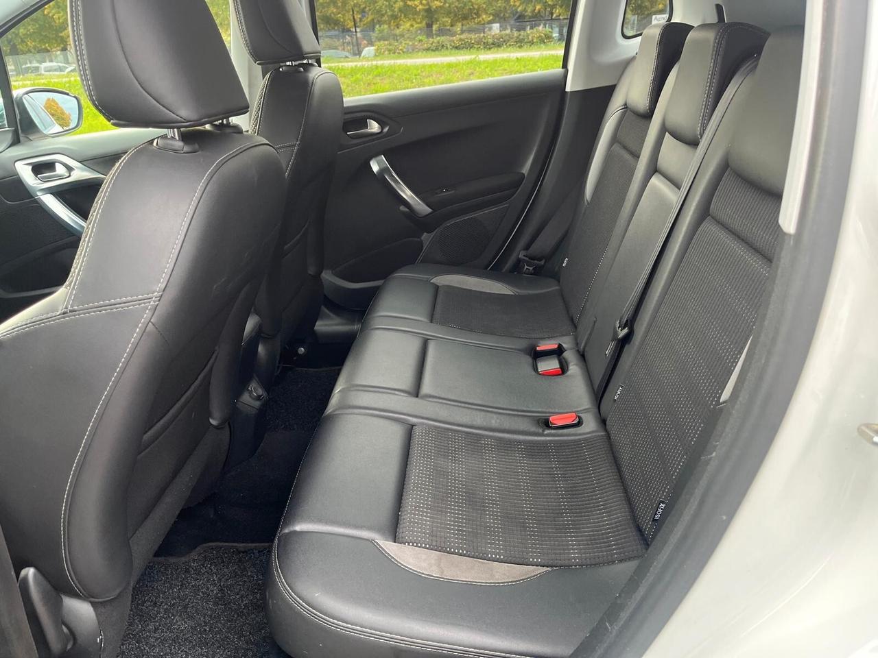 Peugeot 2008 1.6 e-HDi Allure