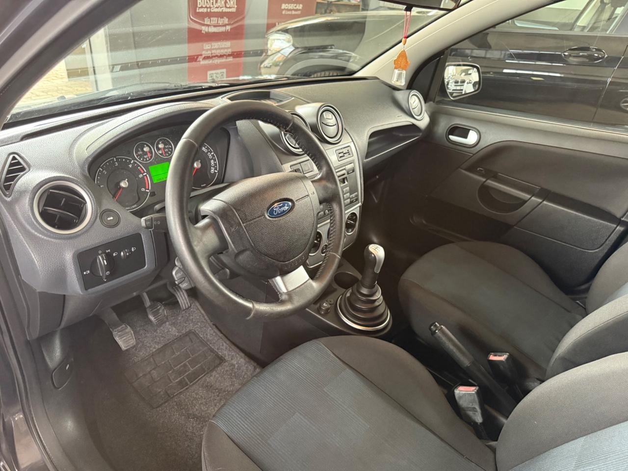 Ford Fiesta 1.4 TDCi 5p. Ghia GRANDINATA