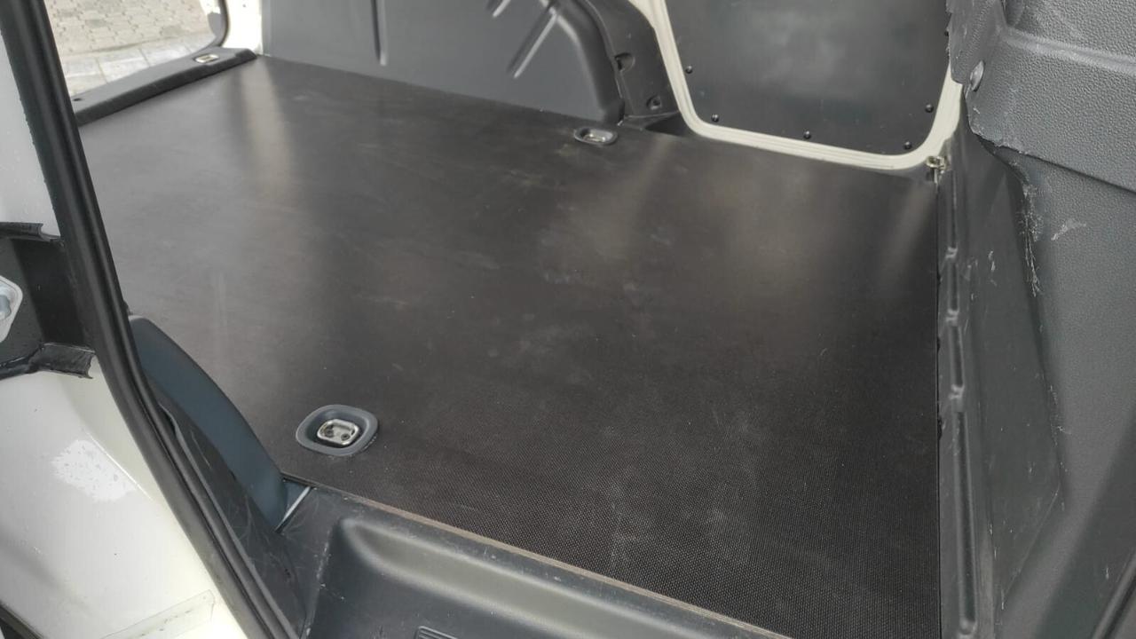 VOLKSWAGEN CADDY 2.0 TDI 102CV AUTOCARRO 2 POSTI