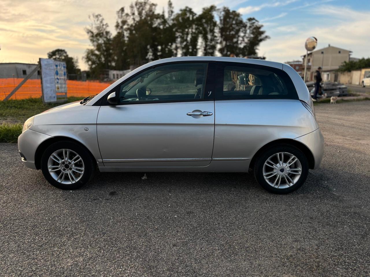 Lancia Ypsilon 1.3 MJT 75 CV Argento
