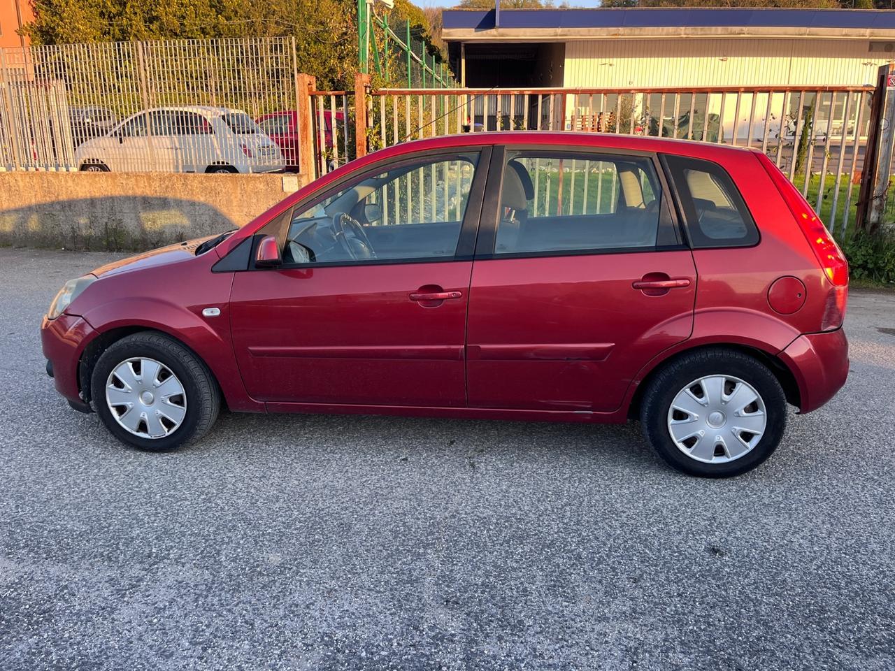 Ford Fiesta 1.2 16V 5p. Ghia