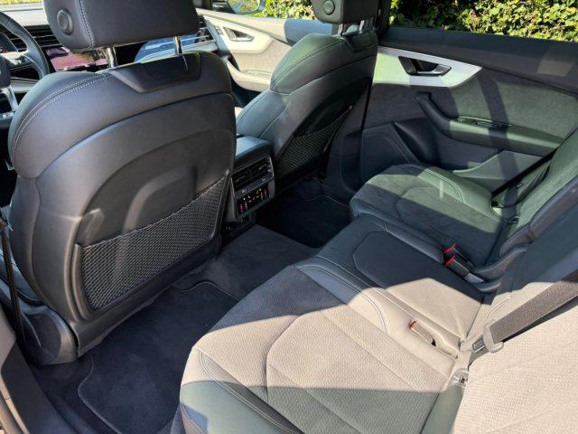 AUDI Q8 50 TDI 286 CV quattro S line edition Black Pack