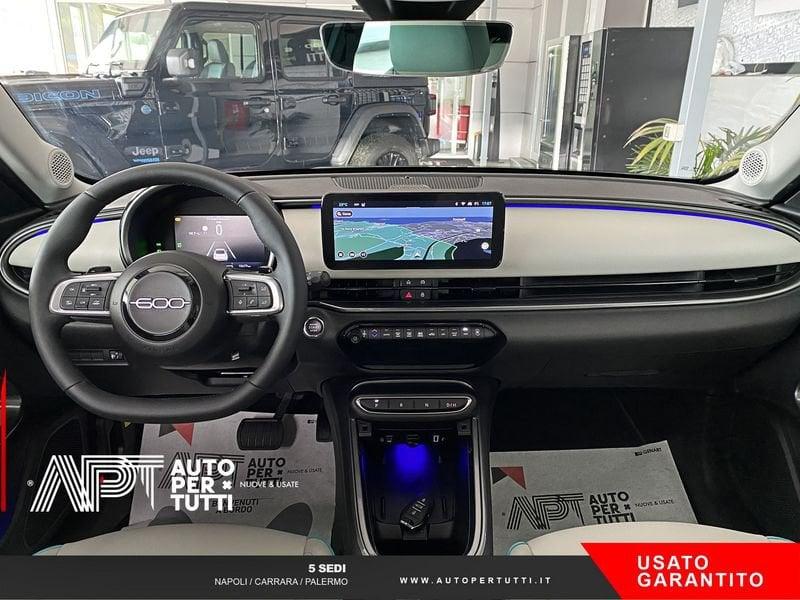 FIAT 600 600 1.2 hybrid La Prima 110cv auto