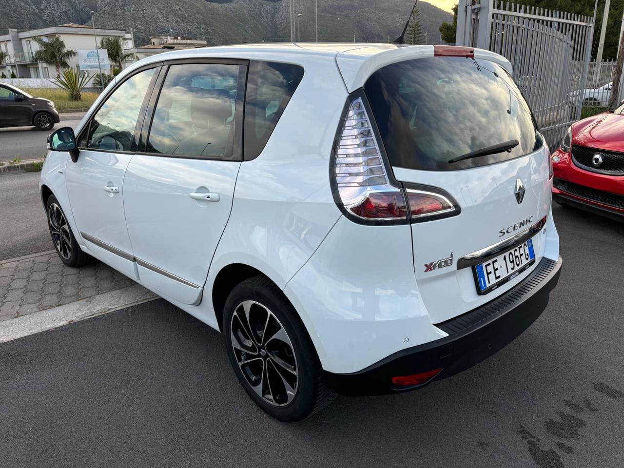 Renault Scenic Scénic XMod dCi 110 CV EDC Bose