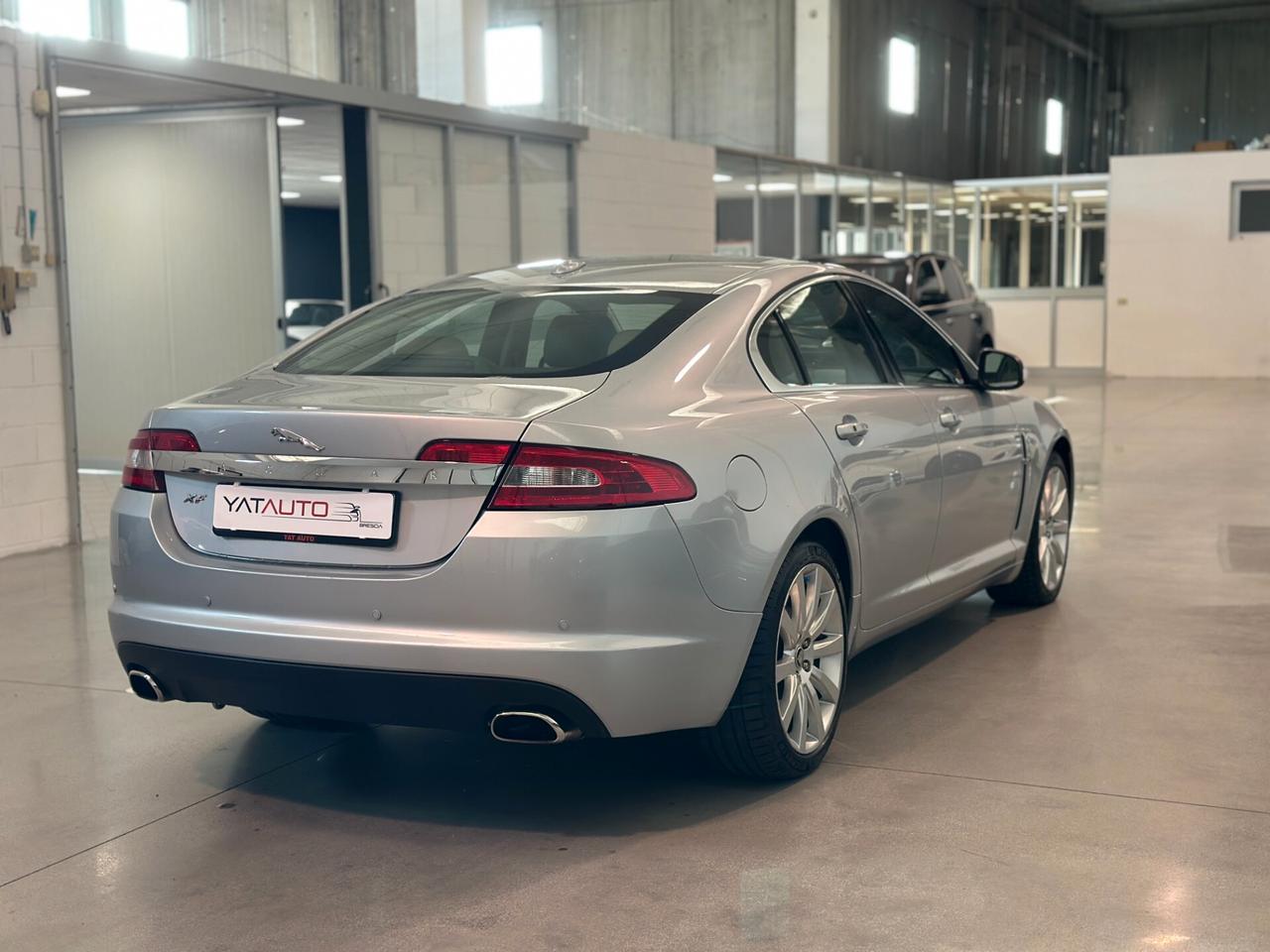 Jaguar XF 4.2 V8 Premium Luxury