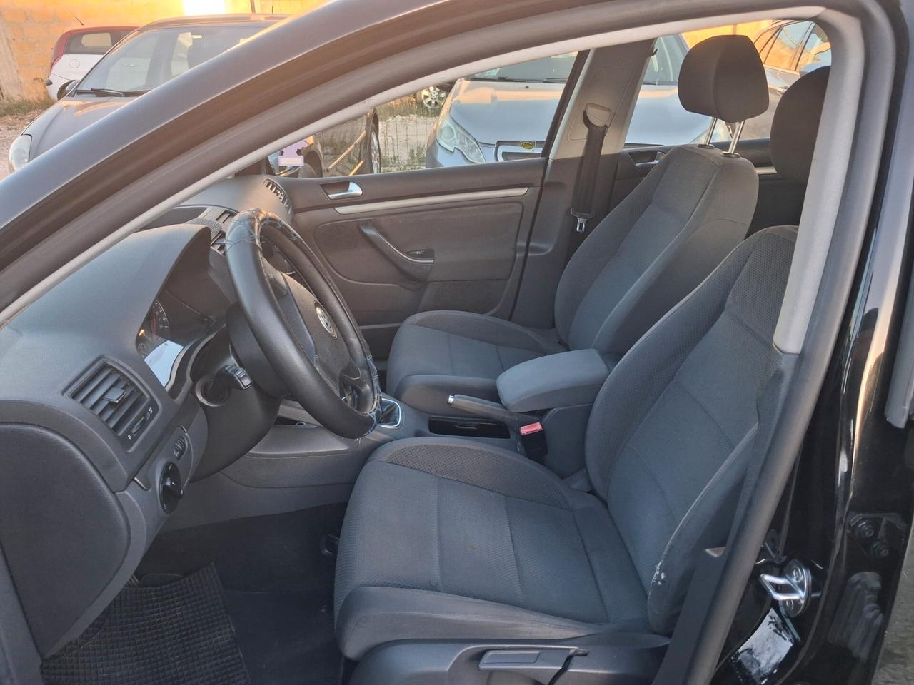 Volkswagen Golf 1.6 16V FSI 5p. Comfortline