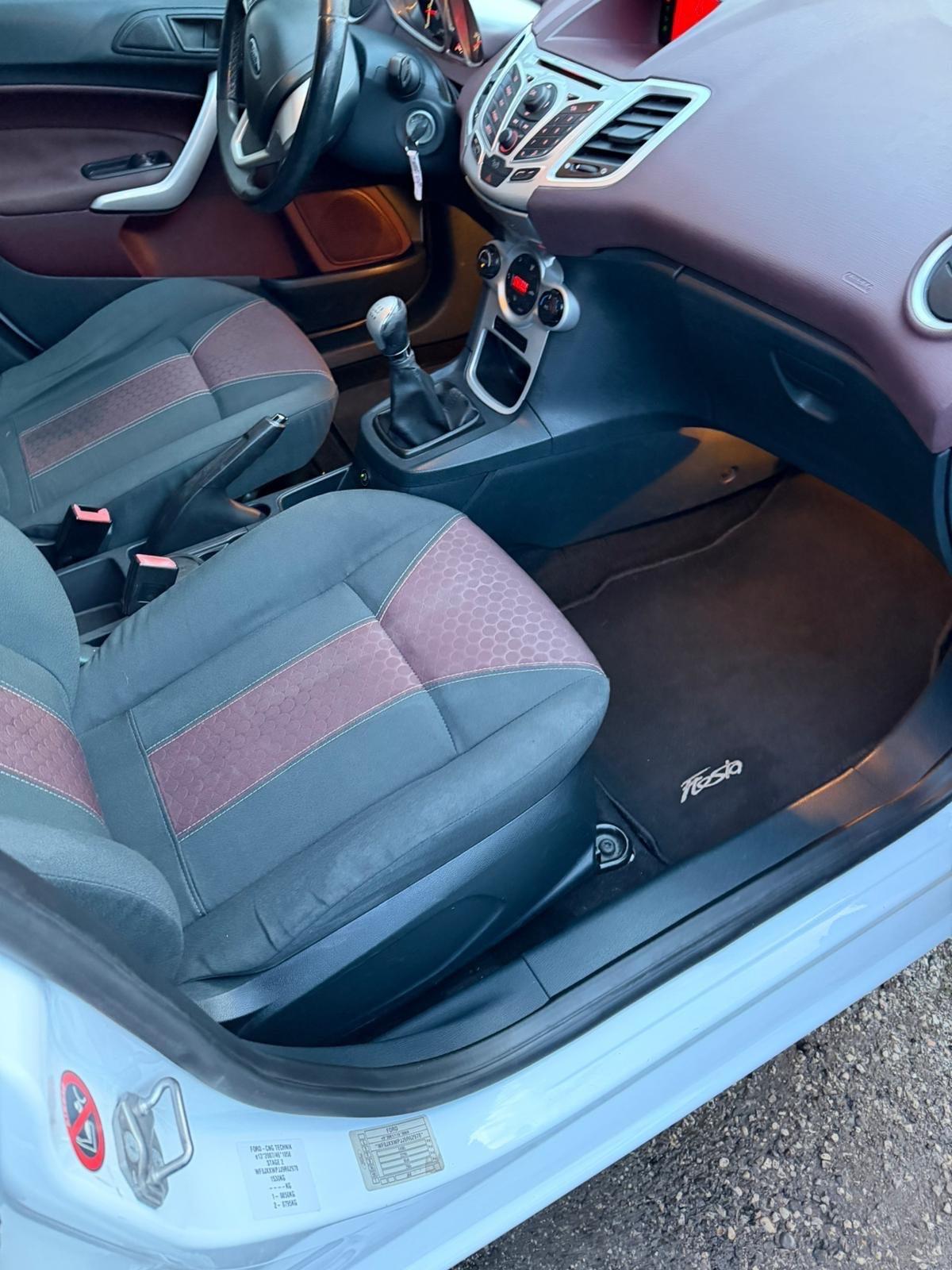 Ford Fiesta 1.4 97 CV KW 81 5 porte Titanium