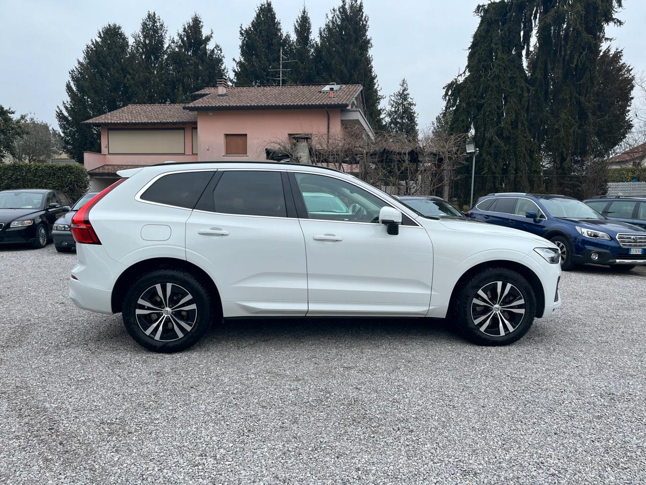 Volvo XC 60 XC60 B4 (d) AWD Geartronic Momentum