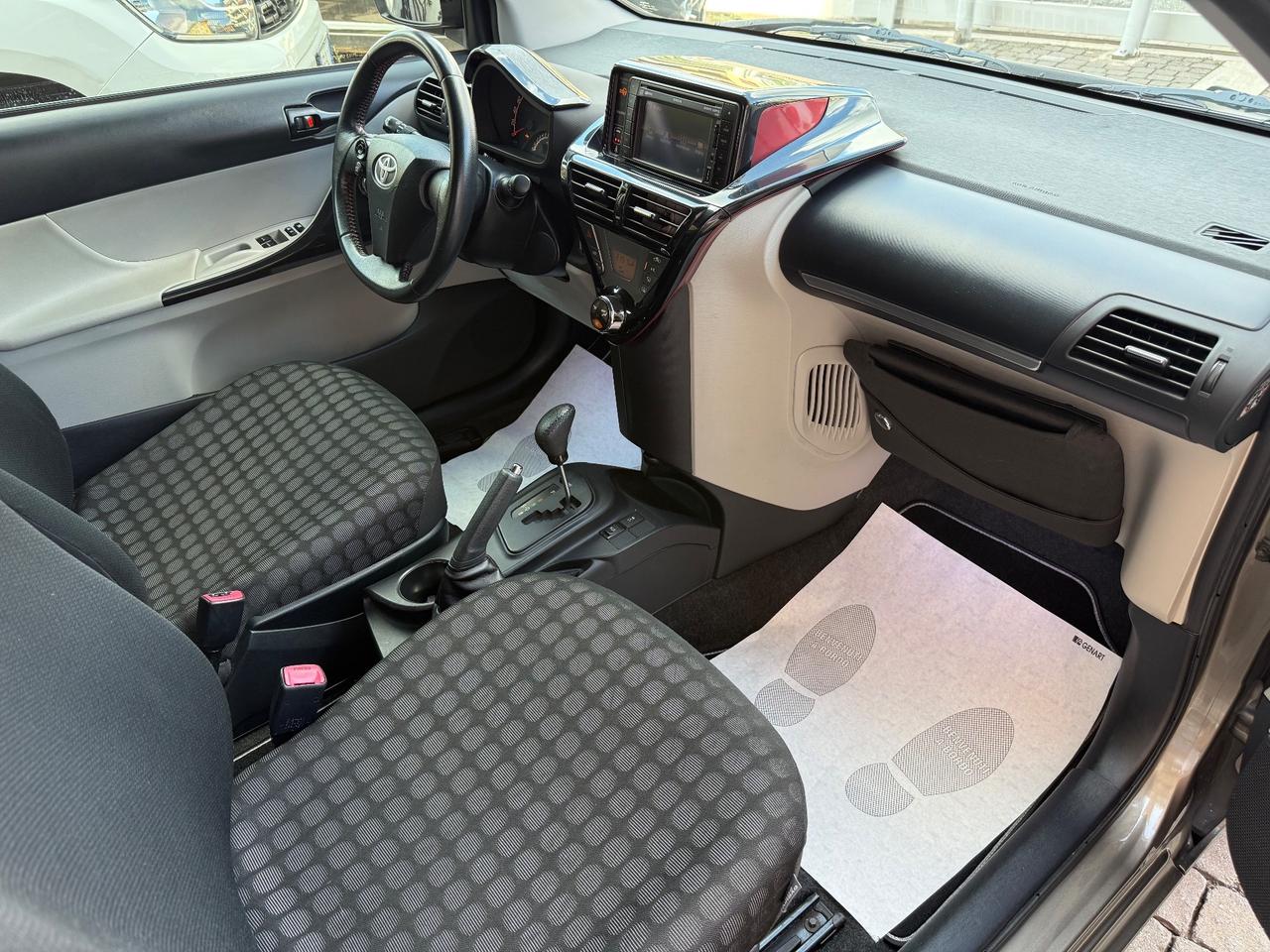 Toyota iQ 1.3 CVT Executive 98cv - UNICA per CONDIZIONI !!