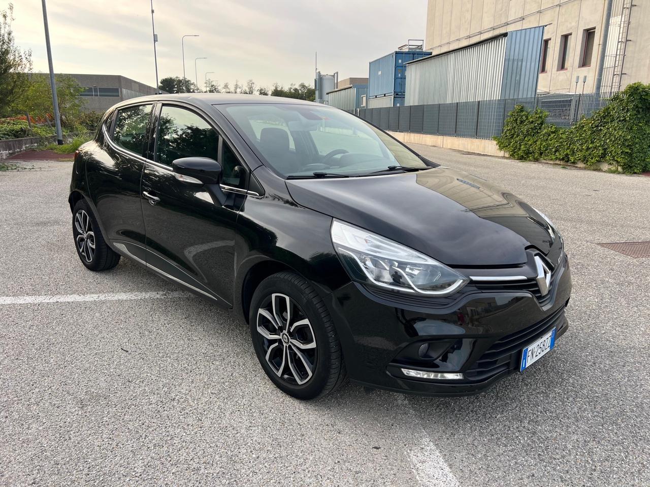 Renault Clio TCe 12V 90 CV Start&Stop 5 porte Energy Duel