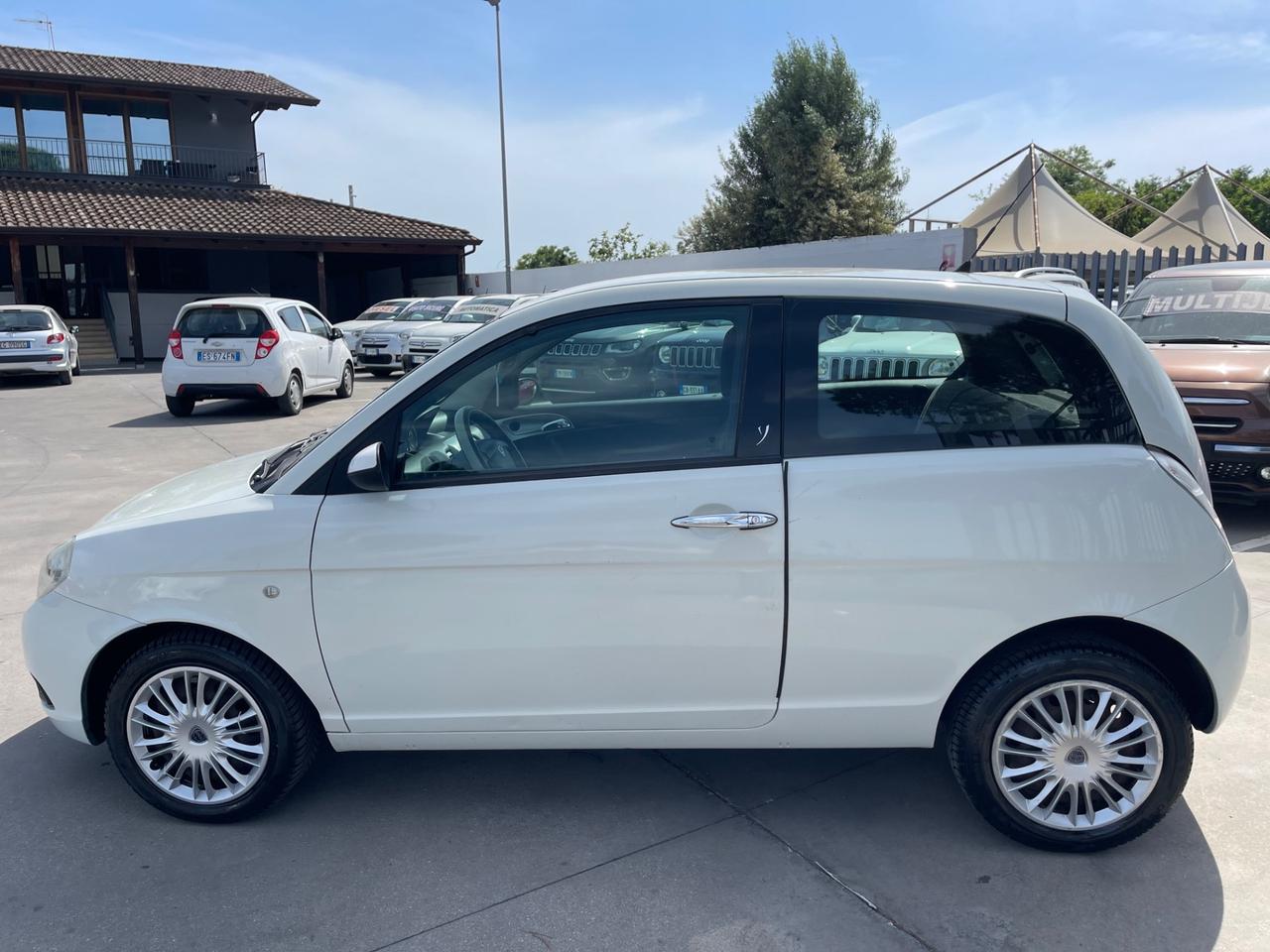 Lancia Ypsilon 1.2 Argento