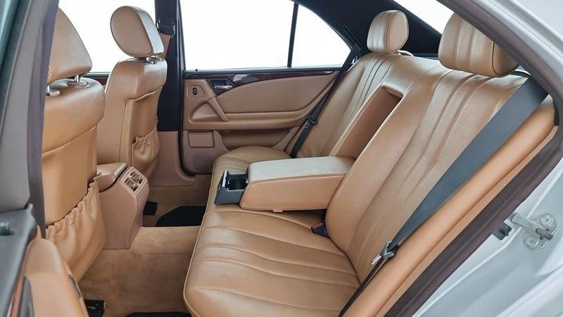 Mercedes-Benz Classe E E 300 turbodiesel cat Elegance