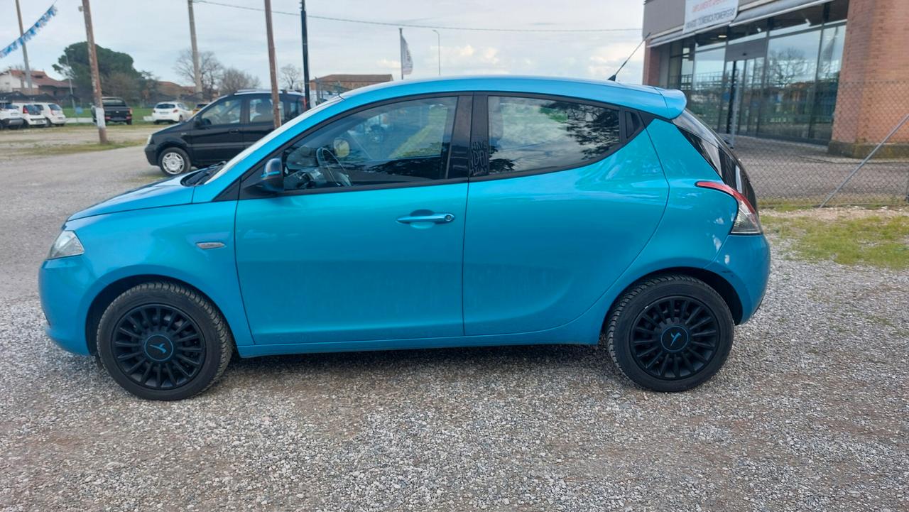 Lancia Ypsilon 1.2 69 CV 5 porte Elefantino