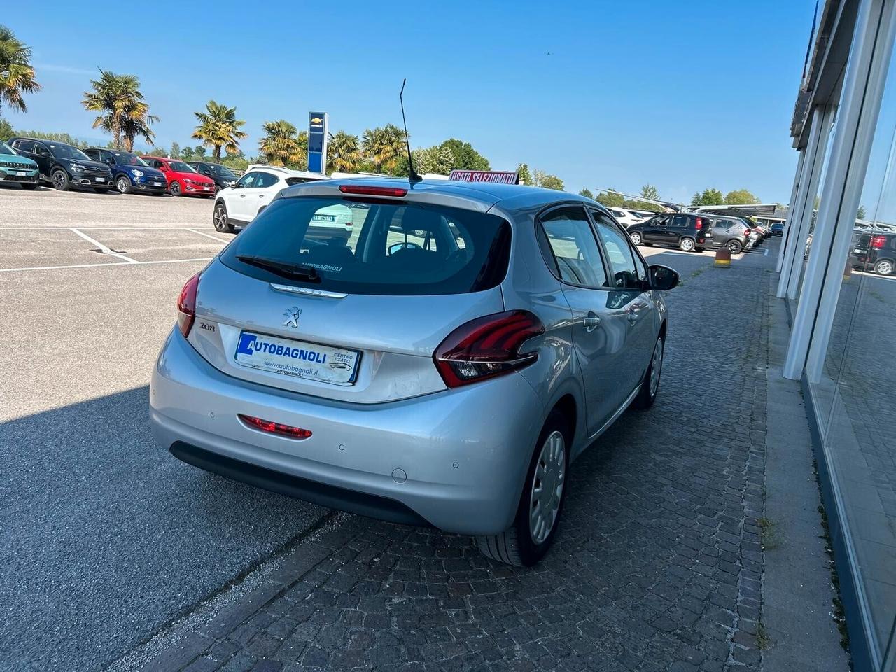 Peugeot 208 SIGNATURE PureTech 82 5 porte SPOTICAR