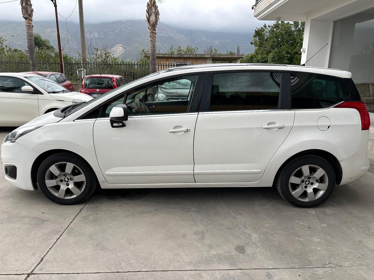 Peugeot 5008 1.6 e-HDi 115CV Stop&Start ETG6 Allur