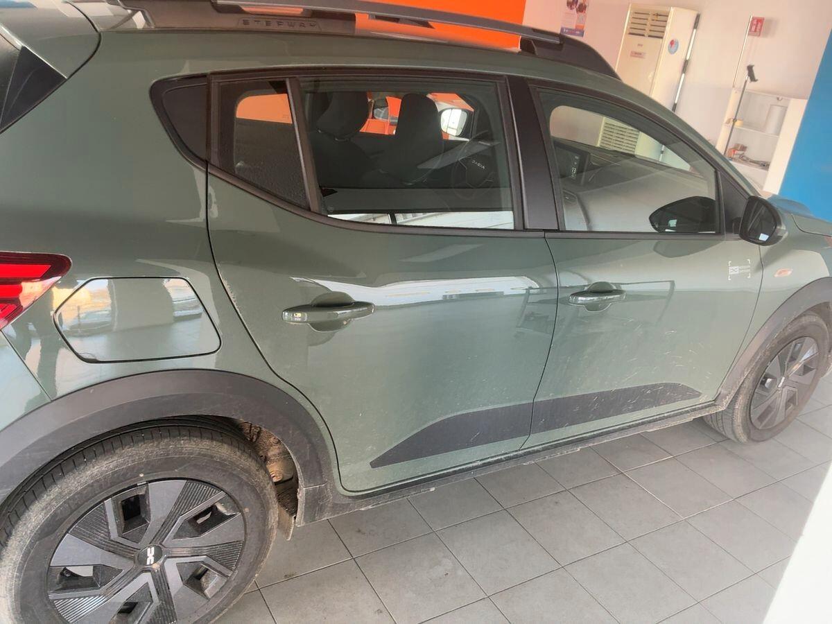 Auto in arrivo Dacia Sandero Stepway 1.0 TCe ECO-G Expression