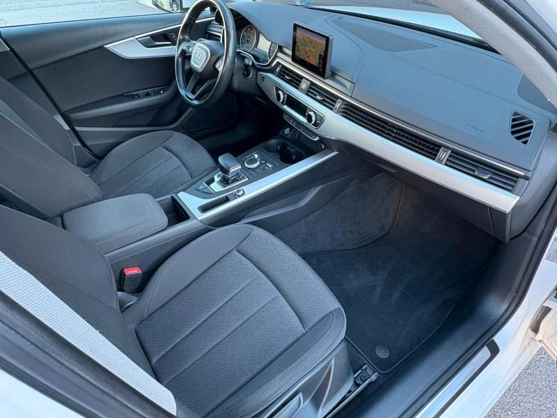Audi A4 Avant 35 2.0 tdi Sport 150cv s-tronic