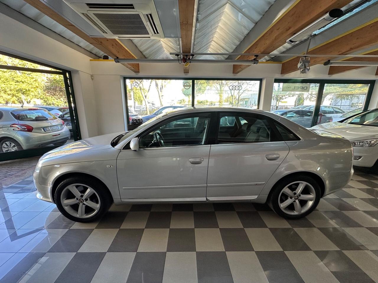 Audi A4 2.0 16V TDI S Line