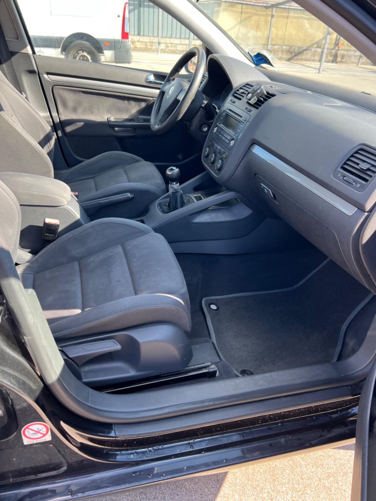 Volkswagen Golf 2.0 16V TDI 5p. Sportline