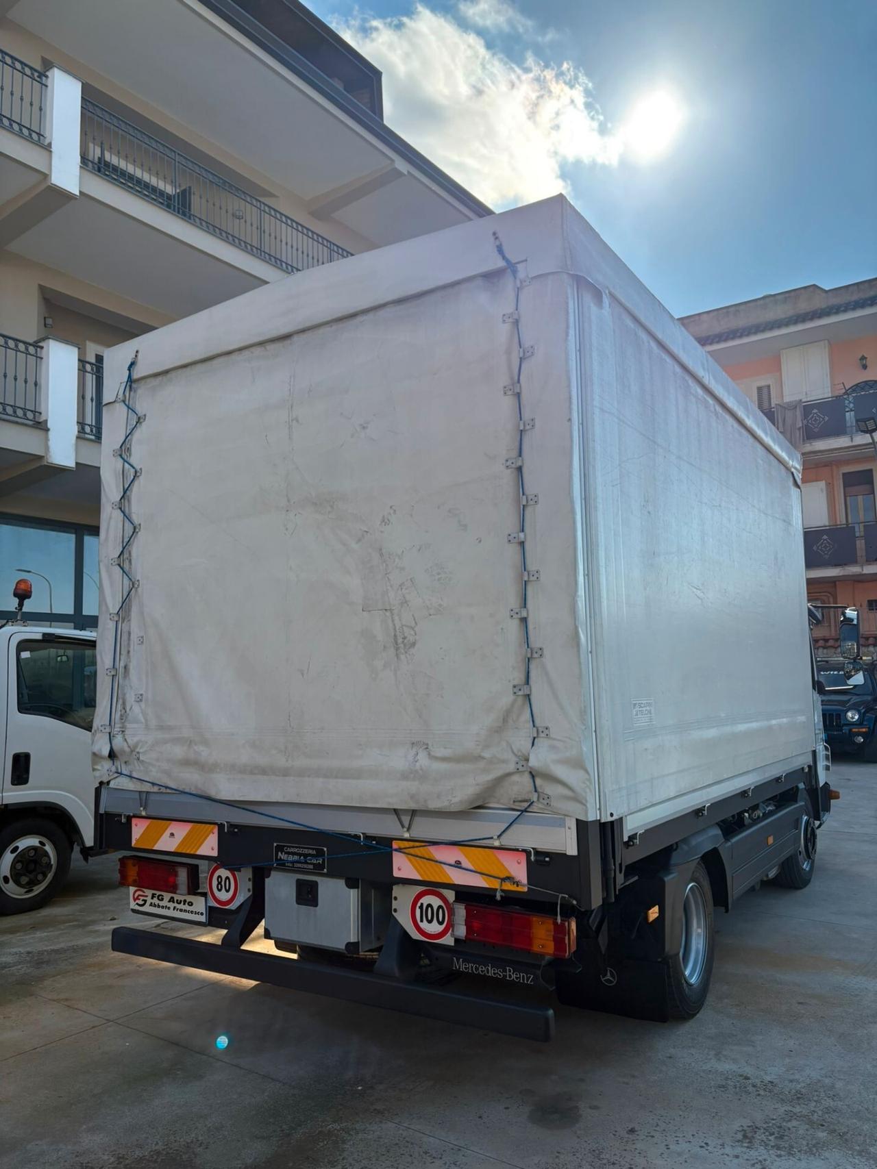 Mercedes Benz ATEGO 818 telonato 2014 130.000km