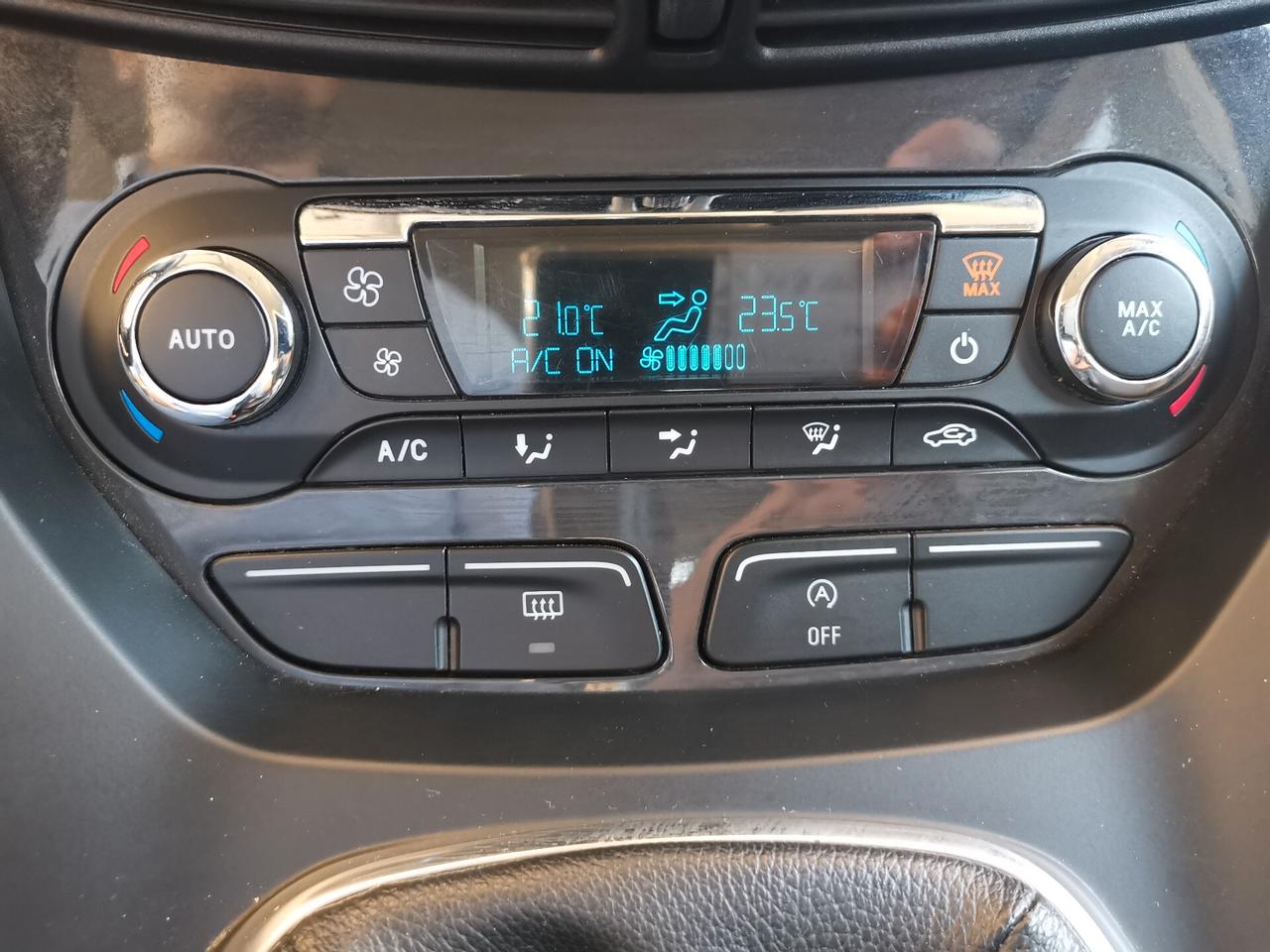 Ford Kuga 2.0 TDCI 150 CV S&S 2WD Titanium
