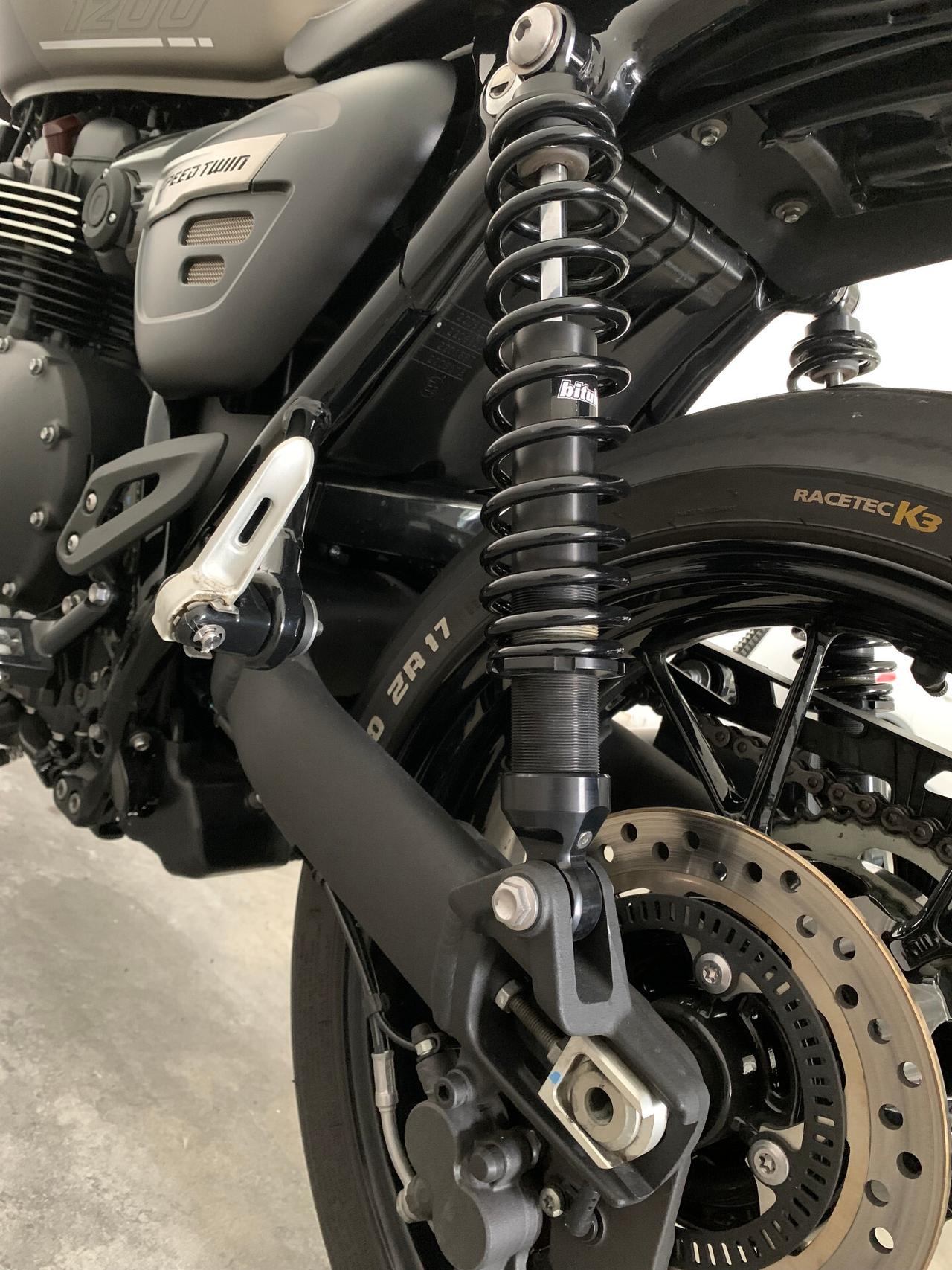 Triumph Speed Twin 1200 Matt Irostone Black Edition