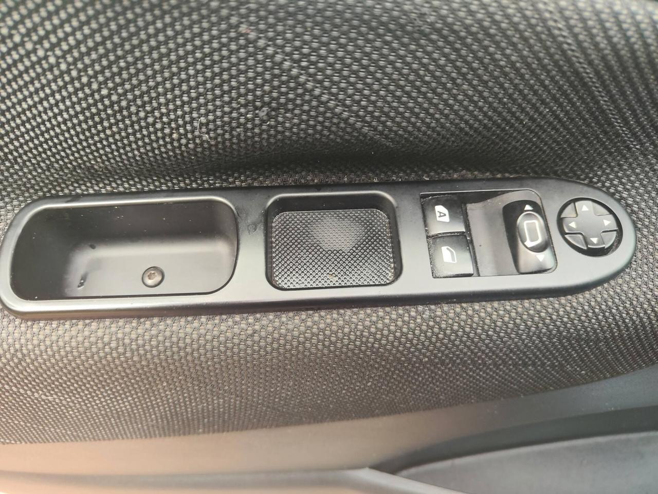 Peugeot 207 1.6 HDi 90CV 5p. XS
