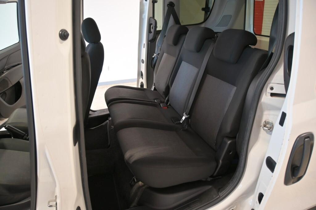 Fiat Doblo COMBI 1.3 M-JET 16V 95CV EASY ( DOPPIA PORTA LAT. - CLIMA )