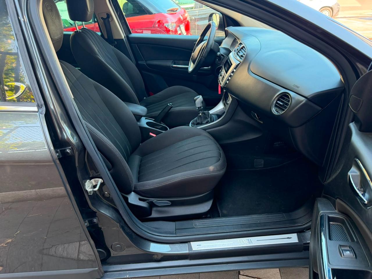 Lancia Delta 1.6 MJT DPF Silver