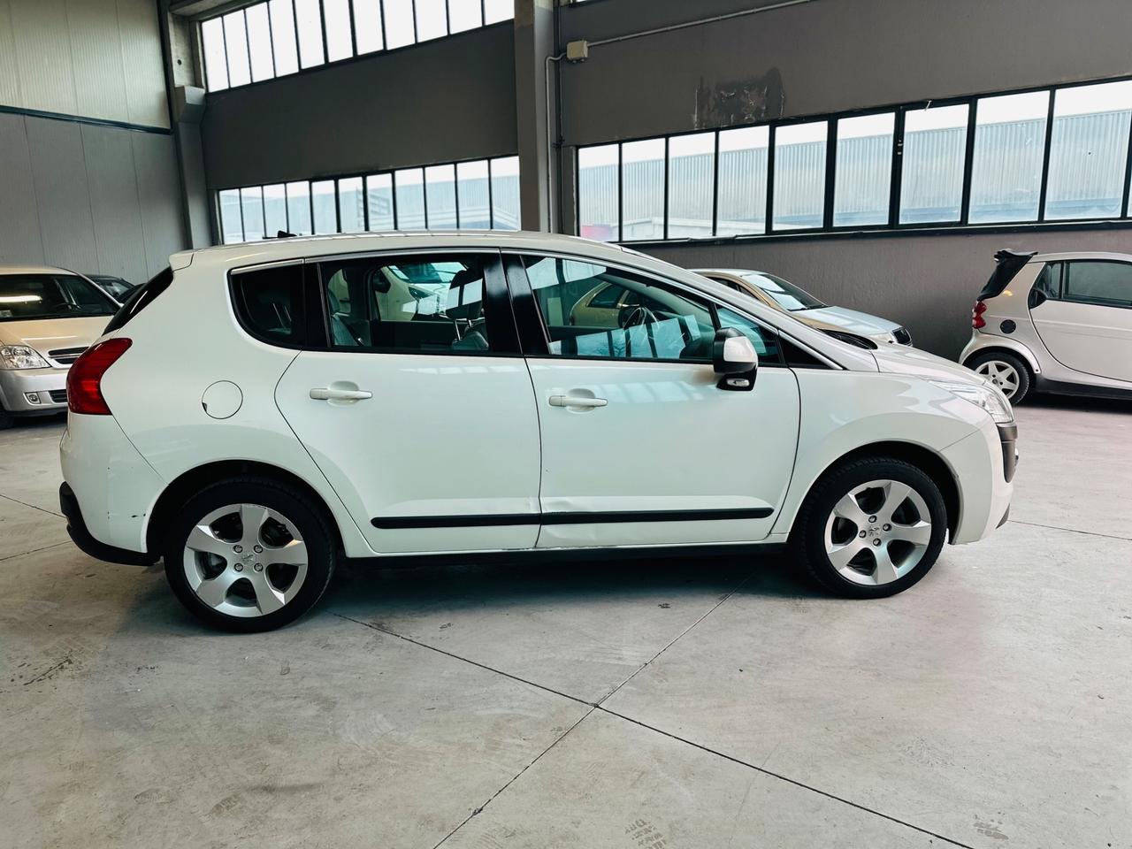 Peugeot 3008 1.6 HDi 110CV cambio robotizzato Business