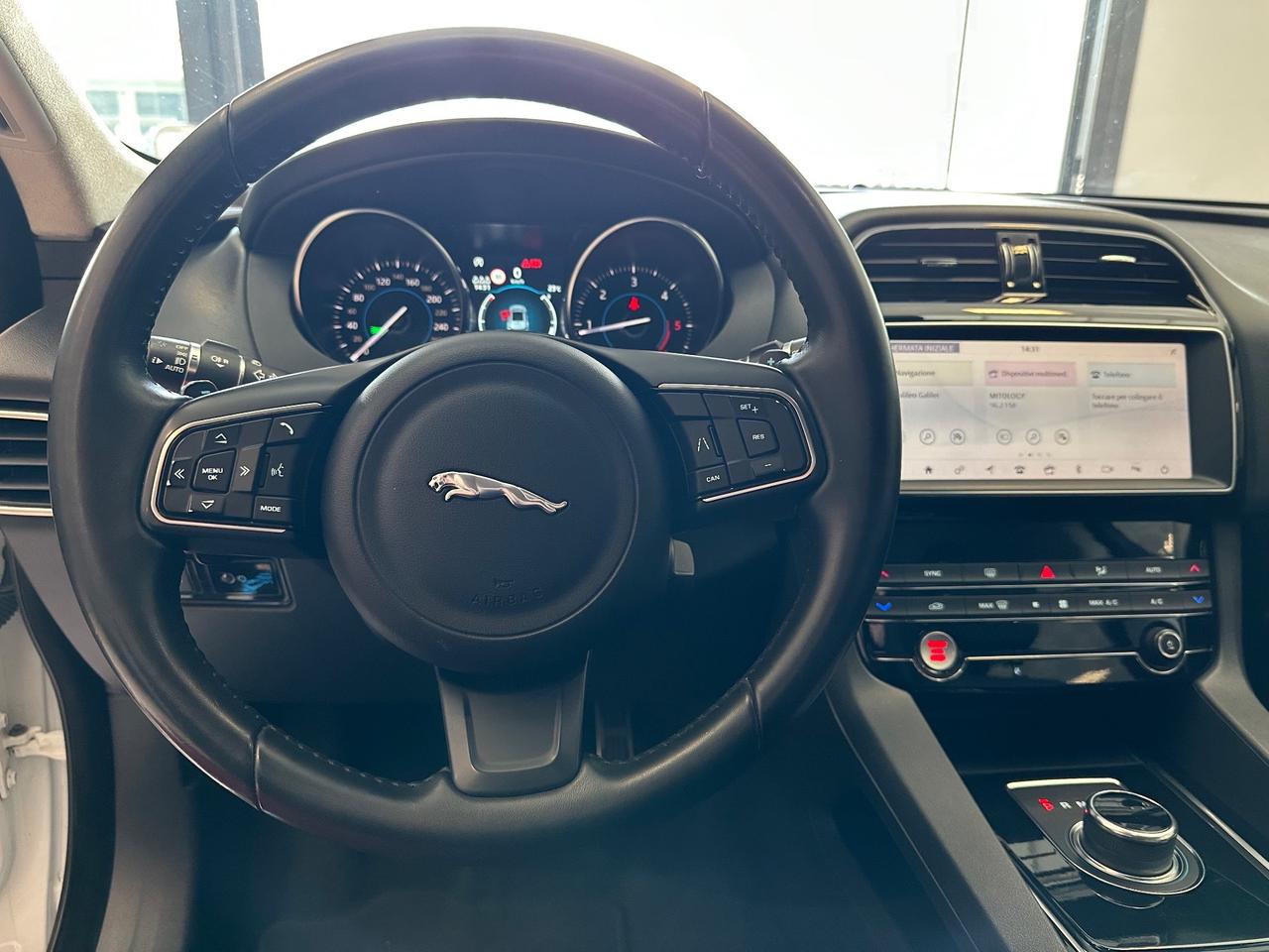 Jaguar F-Pace 2.0 D 180 CV AWD aut. Portfolio