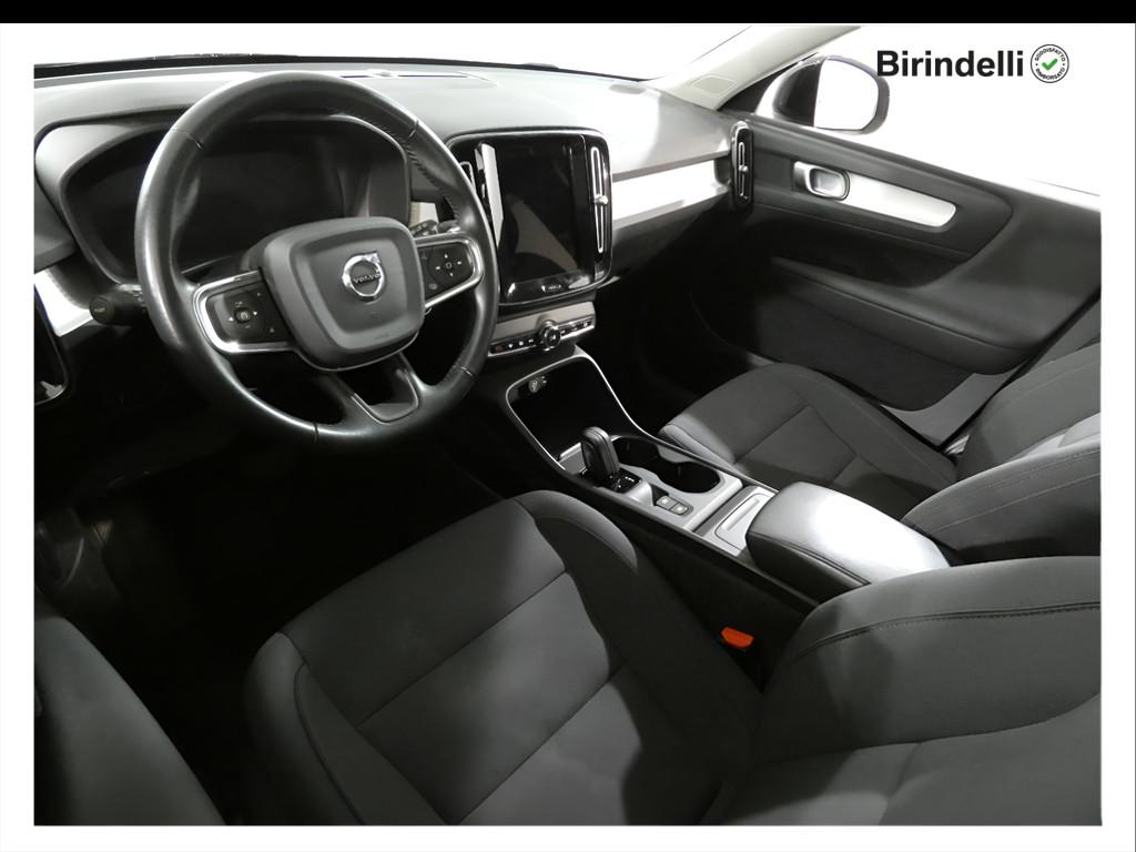 VOLVO XC40 (2017-->) - XC40 T3 Geartronic Momentum