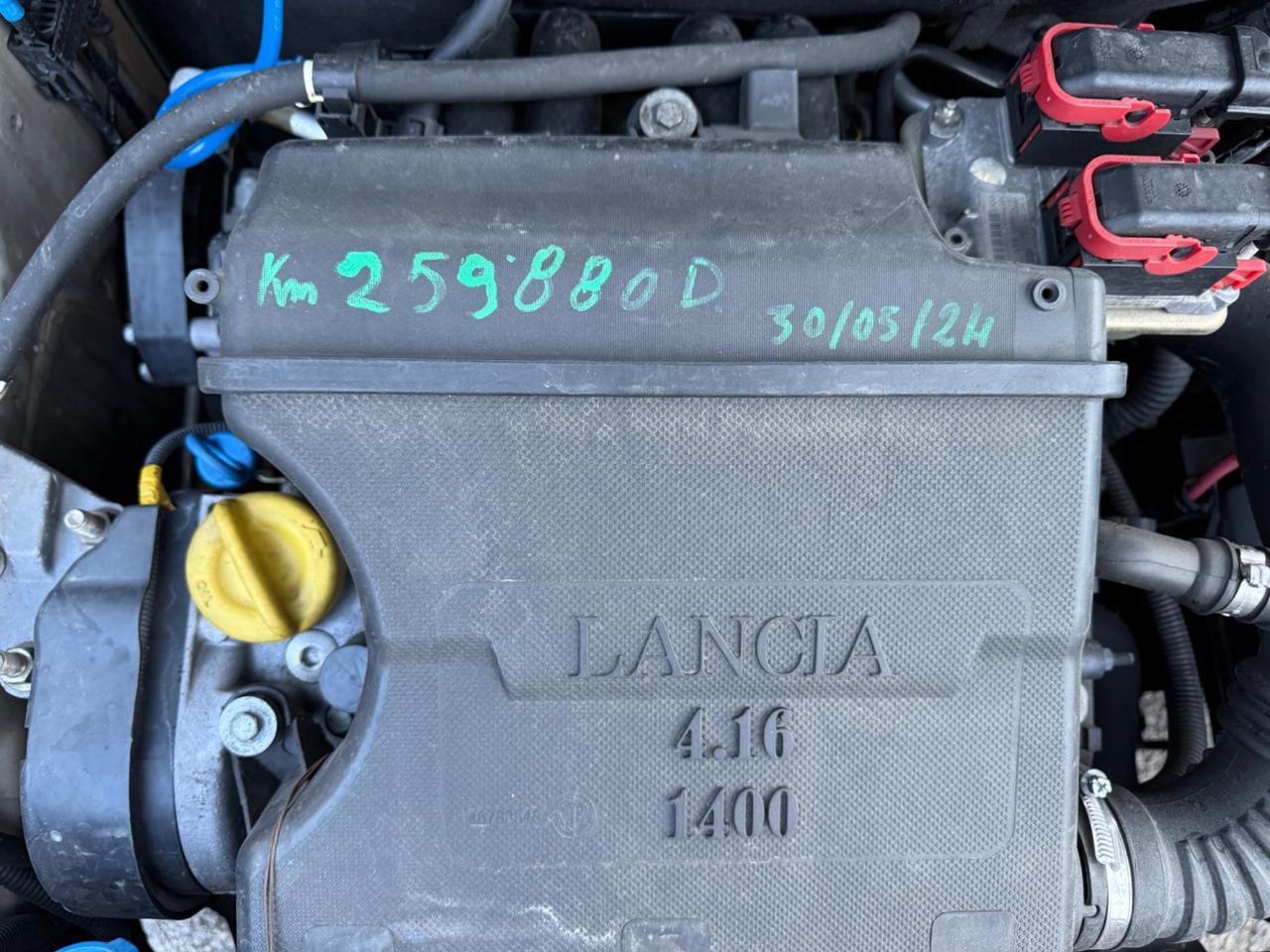 Lancia Ypsilon 1.4 16V Oro Giallo Perfetta