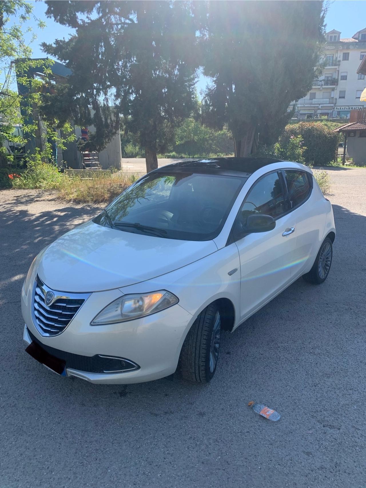 Lancia Ypsilon 1.2 69 CV 5 porte S&S Platinum